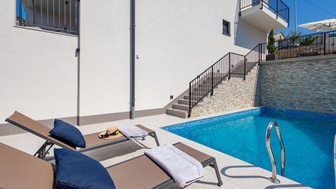 Apartments Villa Frankola With Swimming Pool Crikvenica Extérieur photo